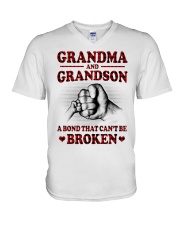 A BOND THAT CAN'T BE BROKEN - BEST GIFT FOR GRANDSON V-Neck T-Shirt tile