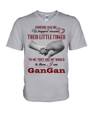 THEY ARE MY WORLD - PERFECT GIFT FOR GRANDMA V-Neck T-Shirt tile