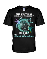 THE ONLY THING - PERFECT GIFT FOR GREAT GRANDMA V-Neck T-Shirt tile