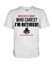 I'M RETIRED - PERFECT GIFT FOR GRANDMA V-Neck T-Shirt tile