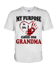 MY PURPOSE IN LIFE - PERFECT GIFT FOR GRANDMA V-Neck T-Shirt tile