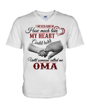 NEVER KNEW HOW MUCH LOVE MY HEART - OMA V-Neck T-Shirt tile