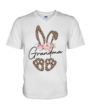 PERFECT GIFT FOR GRANDMA V-Neck T-Shirt tile