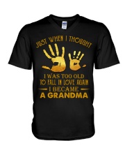 I BECAME A GRANDMA V-Neck T-Shirt tile