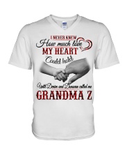 HOW MUCH LOVE MY HEART HOLD - GIFT FOR GRANDMA Z V-Neck T-Shirt tile