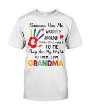 THEY ARE MY WORLD - PERFECT GIFT FOR GRANDMA Classic T-Shirt front