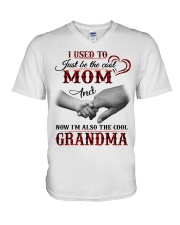 JUST BE THE COOL - PERFECT GIFT FOR GRANDMA V-Neck T-Shirt tile