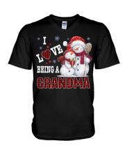 I LOVE BEING A GRANDMA - PERFECT GIFT FOR GRANDMA V-Neck T-Shirt tile