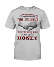 THEY ARE MY WORLD - PERFECT GIFT FOR HONEY Classic T-Shirt tile