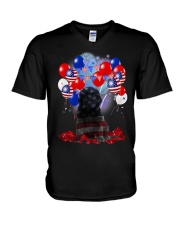 4th July American - Flat Coated Retriever V-Neck T-Shirt tile