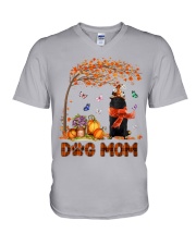 Pumpkin Mom - Schipperke V-Neck T-Shirt tile
