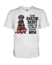 Amazing Daddy - Dobermann V-Neck T-Shirt tile
