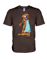 Golden retriever love mom V-Neck T-Shirt tile