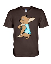 Chihuahua love mom V-Neck T-Shirt tile
