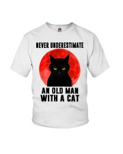 Never underestimate and old man with a cat shirt Youth T-Shirt thumbnail