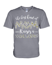 The best kind of mom raises a Social Worker V-Neck T-Shirt tile