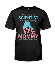 scientist mom Classic T-Shirt front