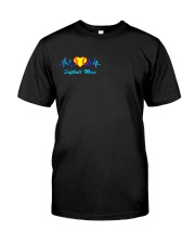 SOFTBALL MOM - AMERICAN FLAG Classic T-Shirt front