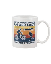 Never Underestimate An Old Lady - Triathlon Retro Mug tile