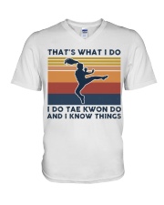 I Do Tae Kwon Do And I Know Things - Retro V-Neck T-Shirt tile