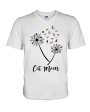 CAT MOM DADALIAN V-Neck T-Shirt tile