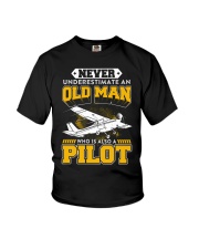 PILOT GIFTS - NEVER UNDERESTIMATE AN OLD MAN Youth T-Shirt thumbnail