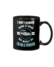 PONTOON PARTY - DRINKING ON A PONTOON Mug tile