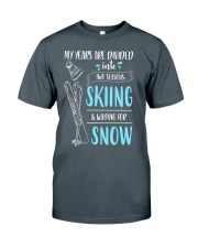 Skiing 1 Classic T-Shirt tile