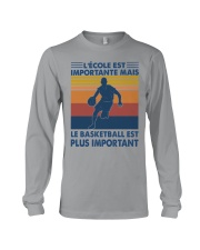 Le basketball est plus important Long Sleeve Tee tile