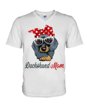 Dachshund Mom V-Neck T-Shirt thumbnail