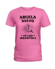 abuela y nieto Ladies T-Shirt tile