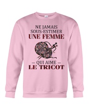 le tricot - sous estimer une femme Crewneck Sweatshirt thumbnail