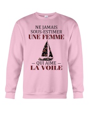 la voile - sous estimer une femme Crewneck Sweatshirt tile