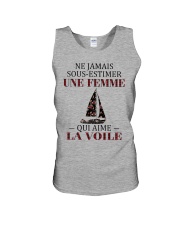 la voile - sous estimer une femme Unisex Tank tile