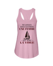 la voile - sous estimer une femme Ladies Flowy Tank tile