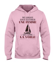 la voile - sous estimer une femme Hooded Sweatshirt front