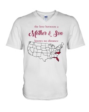 NORTH CAROLINA FLORIDA THE LOVE MOTHER AND SON V-Neck T-Shirt thumbnail