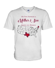 MAINE TEXAS THE LOVE BETWEEN MOTHER AND SON V-Neck T-Shirt thumbnail
