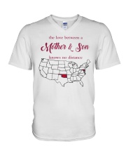 OKLAHOMA MARYLAND THE LOVE MOTHER AND SON V-Neck T-Shirt thumbnail