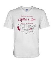 KENTUCKY CALIFORNIA THE LOVE MOTHER AND SON V-Neck T-Shirt thumbnail
