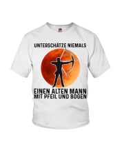 Archery Never Underestimate An Old Man Youth T-Shirt tile