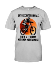 Never underestimate an old man w a mountain bike Classic T-Shirt front
