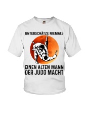 Judo Never Underestimate An Old Man Youth T-Shirt tile
