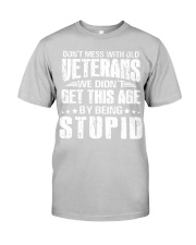 Vet Old veteran Classic T-Shirt tile