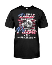 Being a papa is priceless - mb239 Classic T-Shirt front