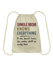 SINGLE MOM KNOWS EVERYTHING Drawstring Bag tile