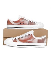 Soft Pink Floral Print Men's Low Top White Shoes thumbnail
