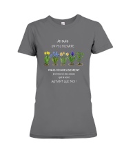 Je Suis Un Peu Bizarre Premium Fit Ladies Tee tile