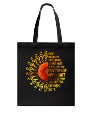SHE DANCE TO THE SONG Tote Bag thumbnail