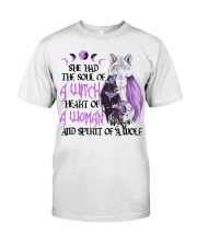 She Had A Soul Of A Witch Heart Of A Woman Spirit Of Wolf T-Shirt Witchy Woman Shirt Classic T-Shirt front